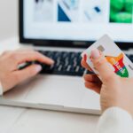 フィサーブがAI開発者デビンを導入、基幹銀行システムの刷新を加速